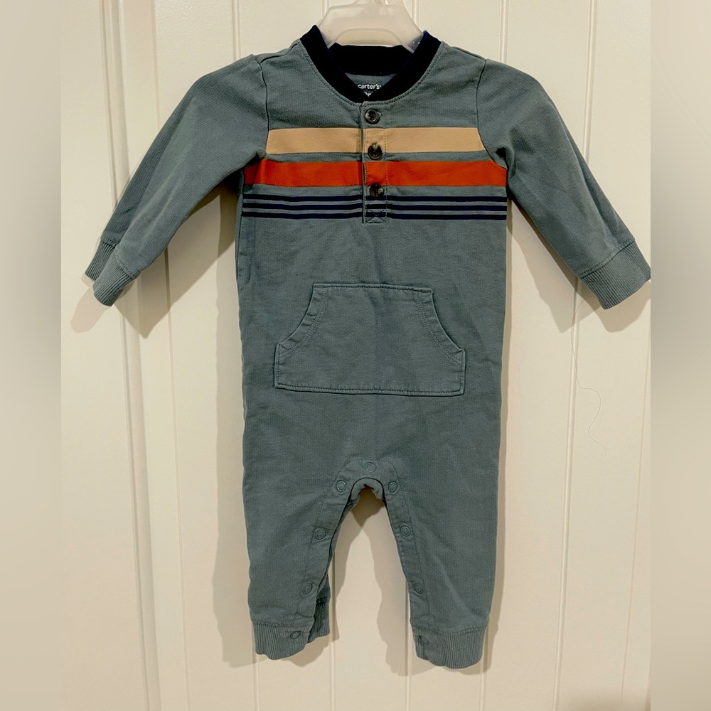 Carters - 9 Mo’s old, unisex soft bodysuit. Hardly used handful times for sale.